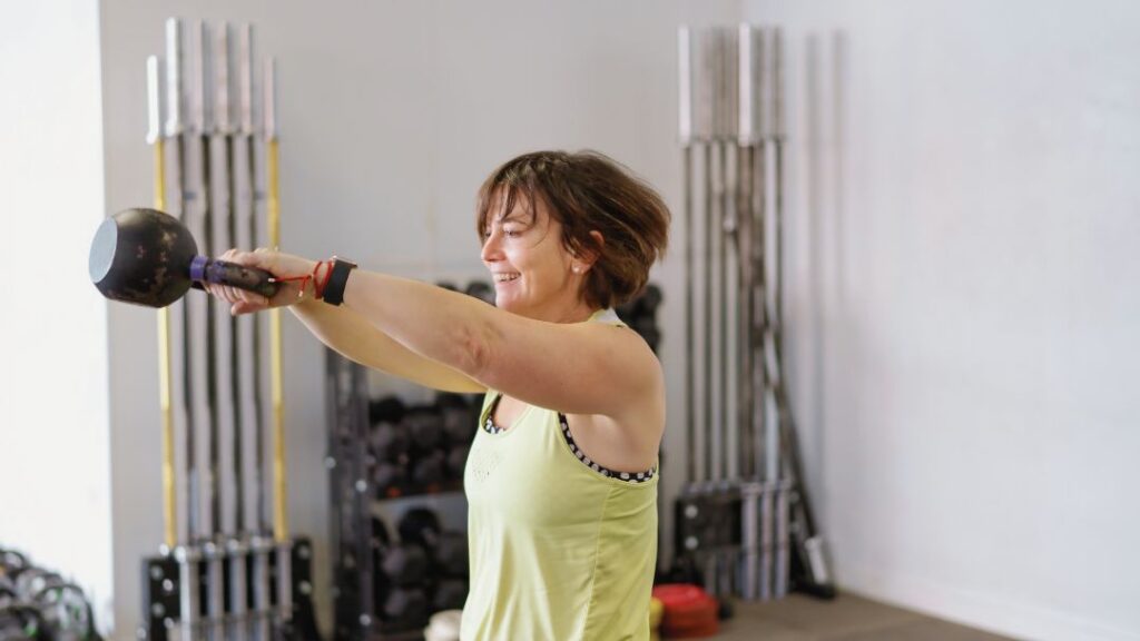 Estrategia completa para reducir la pérdida de hueso Estrategia completa para reducir la pérdida de hueso: vitamina D, proteína y ejercicio de fuerza.