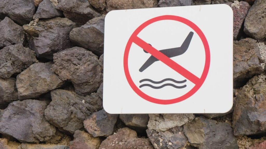 Prevención de lesiones cervicales por zambullidas en aguas poco profundas