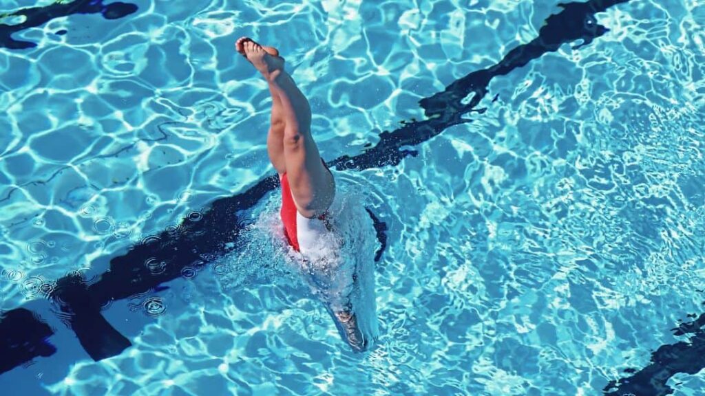 Riesgo de lesión cervical al tirarse de cabeza en playa, piscina, río o lago